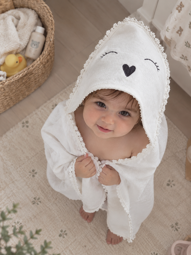 حوله نوزادی الیاف طبیعی گلدوزی شده خراشاد
